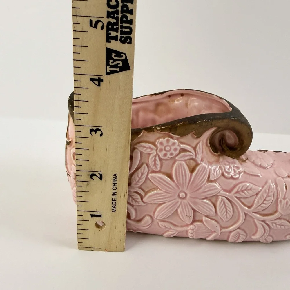 Vintage UCAGCO Pink Cornucopia Vase Planter Embossed Floral‎ Mid Century Japan